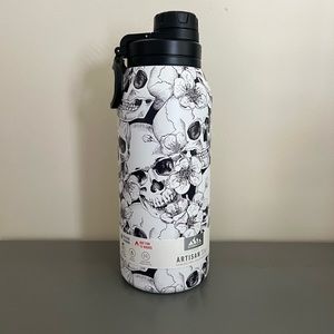 New Limited Edition HYDRAPEAK Artisan Series 32 oz. Water Bottle White Skull